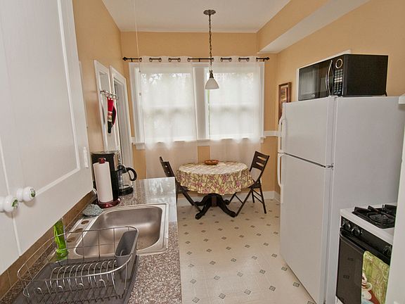 5th image of 2356 NW Westover Rd APT 2
