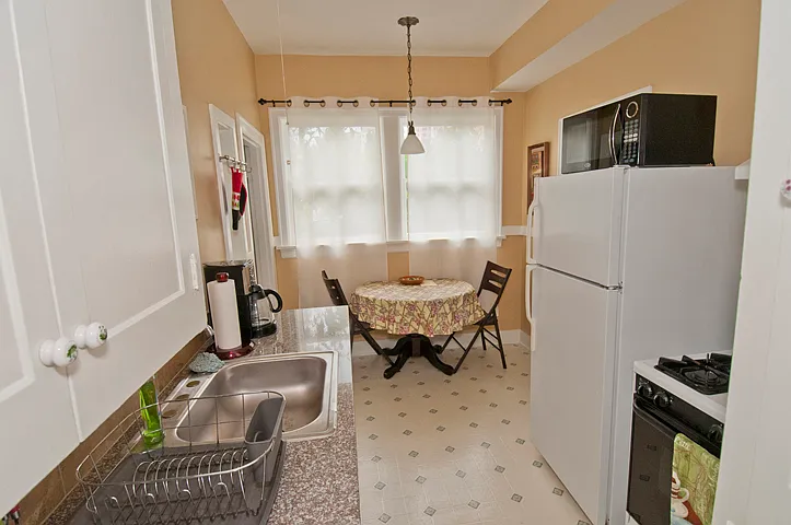 2356 NW Westover Rd #2 — Photo 5