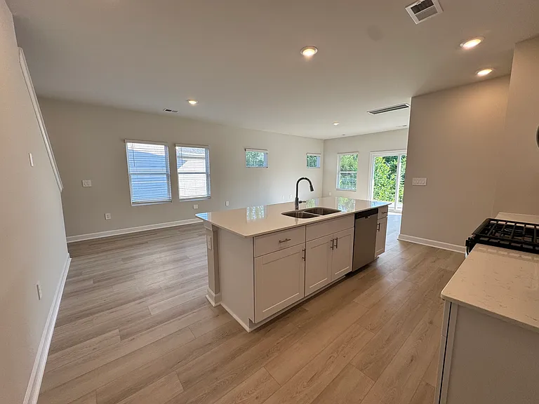 102 Longleaf Ln — Photo 14