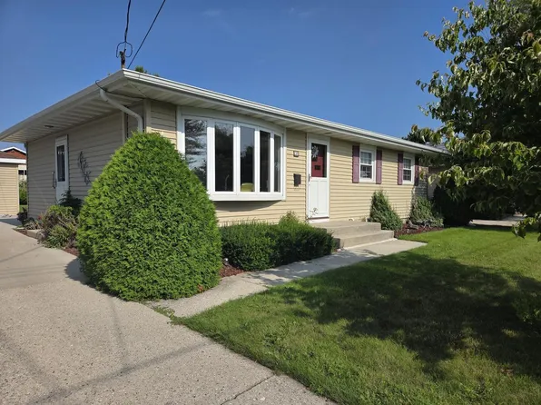 738 South 30th STREET, Manitowoc, WI 54220