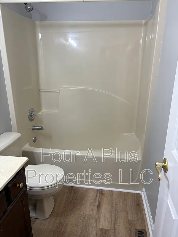 3 bed, 2.5 bath, $1,795 — Photo 4