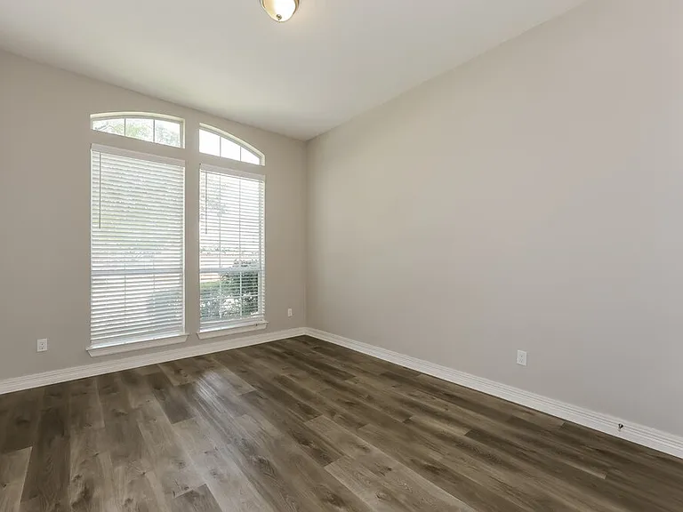2604 Millstream Dr — Photo 12