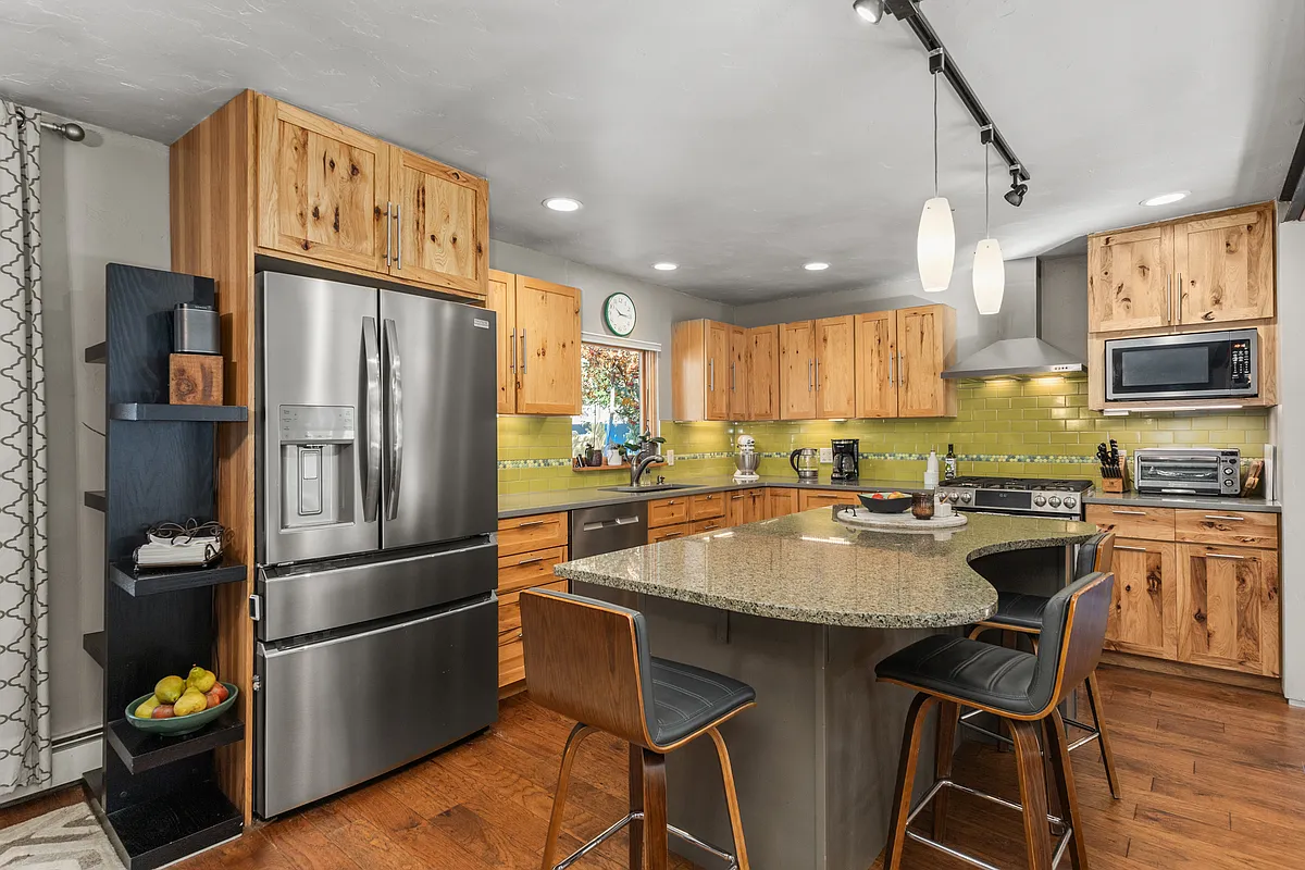 Kitchen Island | Refrigerator - 646 Yahmonite St #646
