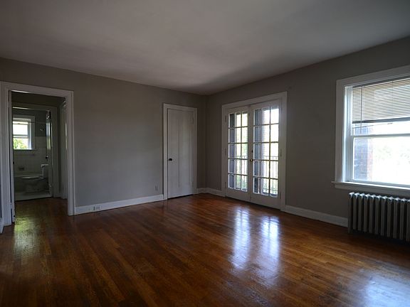 3rd image of 2532 Highland Ave Unit 11