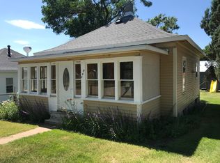 844 1st Ave E, New England, ND 58647