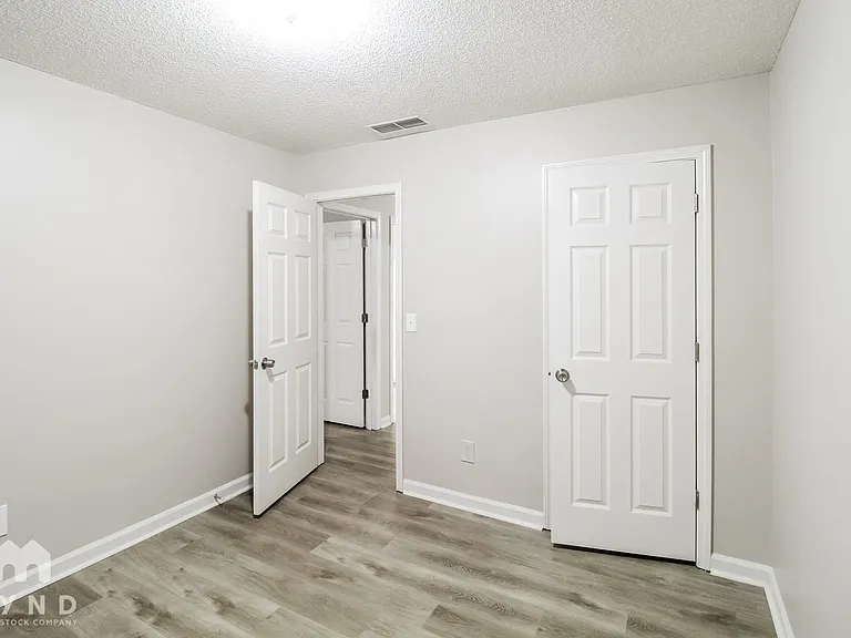 5838 Waggoner Ct — Photo 14