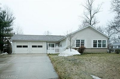 1st image of 5223 Mapleridge Dr