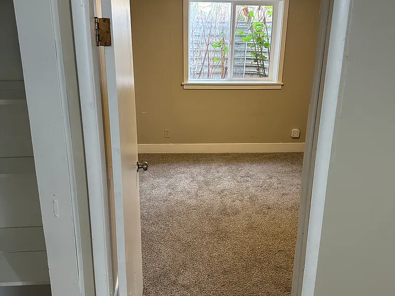 140 N 18th Ave #BASEMENT — Photo 4