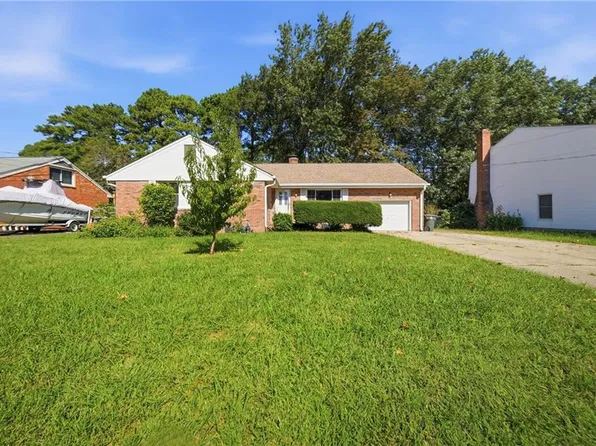 4 Bramston Dr, Hampton, VA 23666