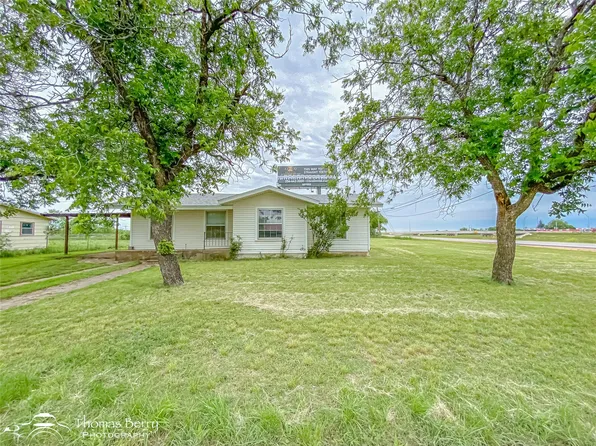 1309 N Ross Dr, Baird, TX 79504