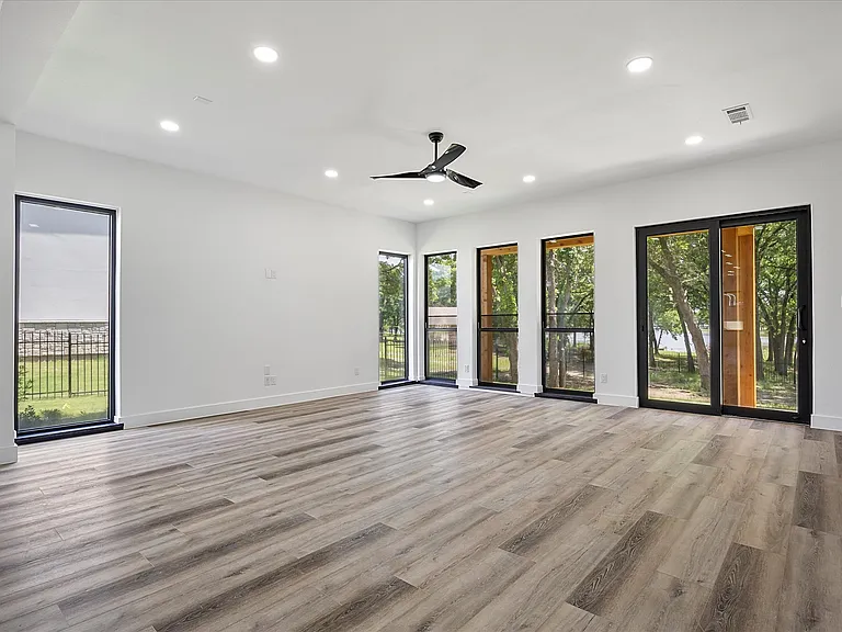2811 Rodeo Dr — Photo 30