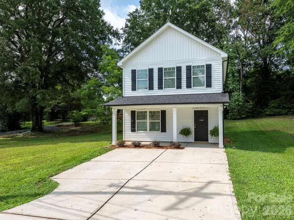28 Willowbrook Dr NW #B, Concord, NC 28027