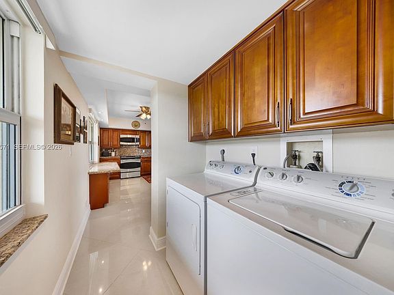 5th image of 3095 N Course Dr APT 811