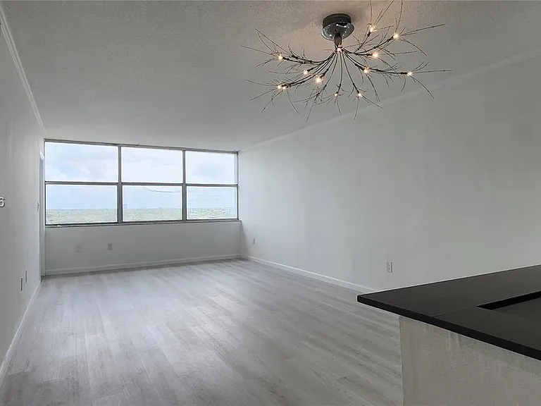 1200 NE Miami Gardens Dr #1005W — Photo 7
