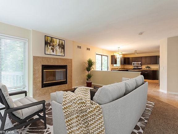 4th image of 833 Bonnie Brae Ln