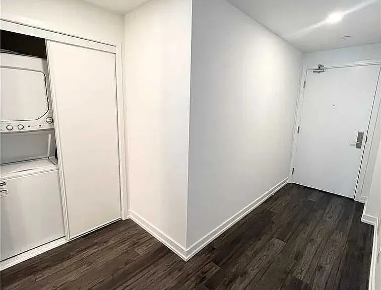 33 Helendale Ave #1408 — Photo 3