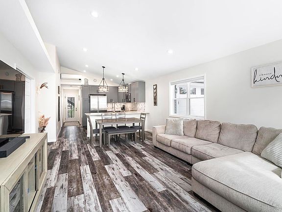 3rd image of 420 N 80th Ave W