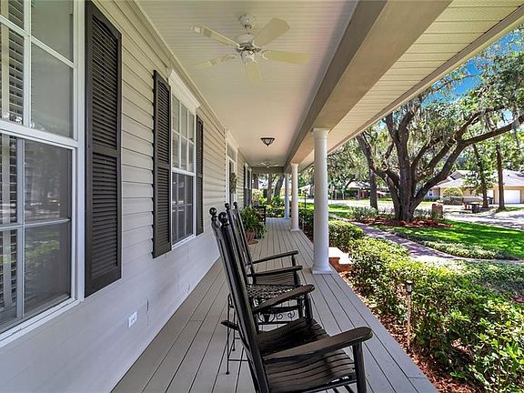 2nd image of 6805 Crescent Oaks Cir
