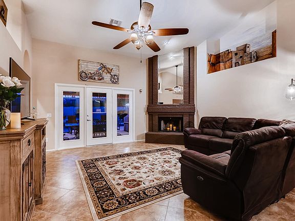 6750 E Vil-001-6-Family Roo-MLS_Size