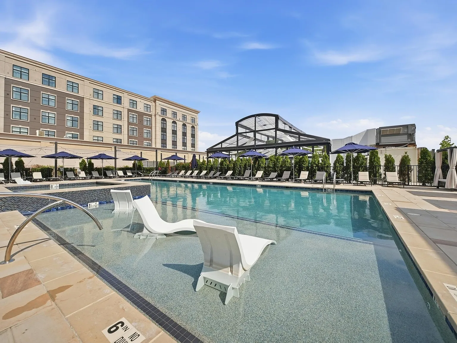 2 bed, 2.0 bath, 1166 sqft, $5,200 — Photo 3