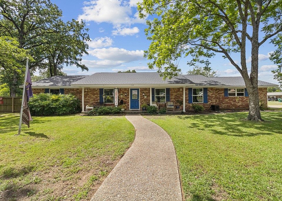 1st image of 755 Southwood Ln