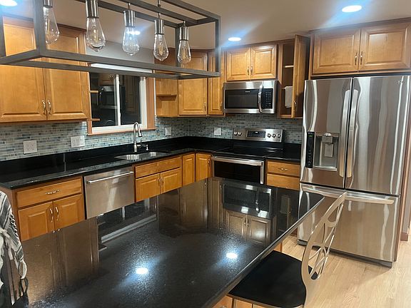 2nd image of 545 Old Somerset Ave #1