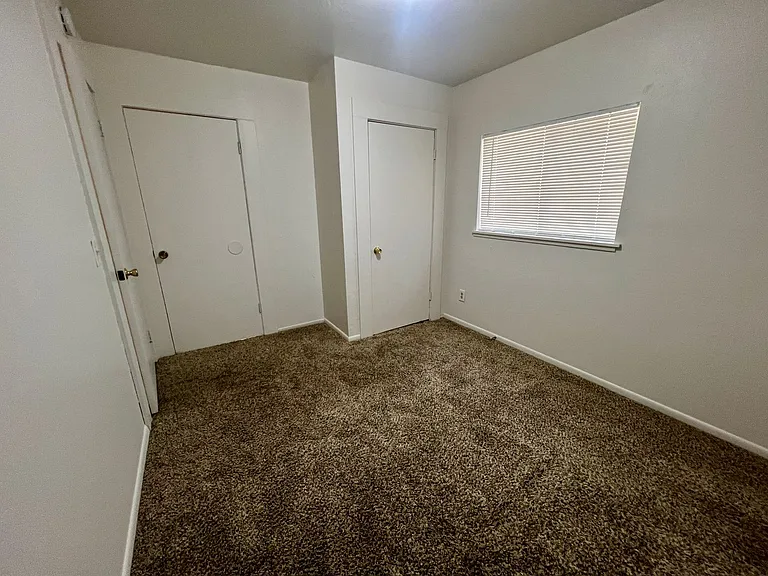 1044 Lincoln St — Photo 12