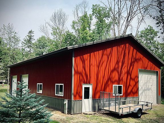 40' x 60' - pole shed