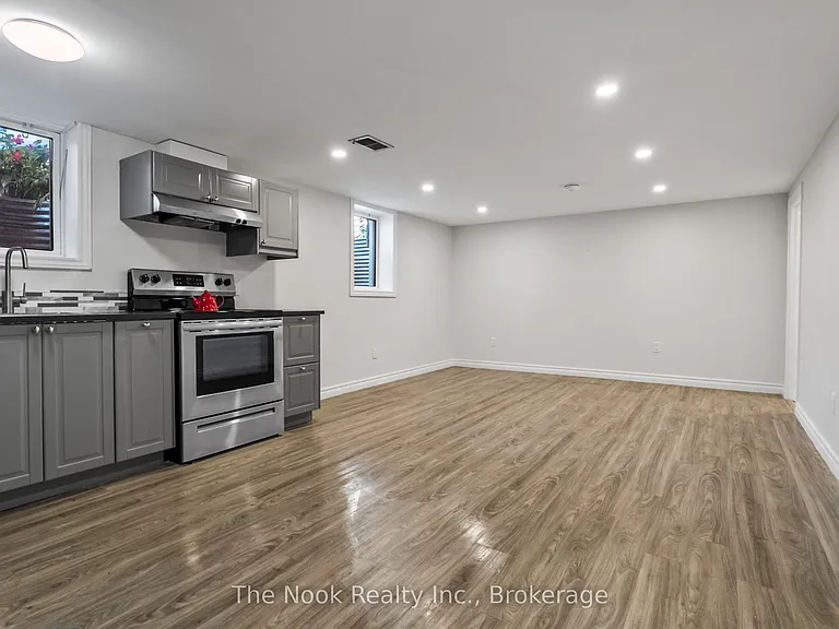 464 Gibbons St #BASEMENT — Photo 14