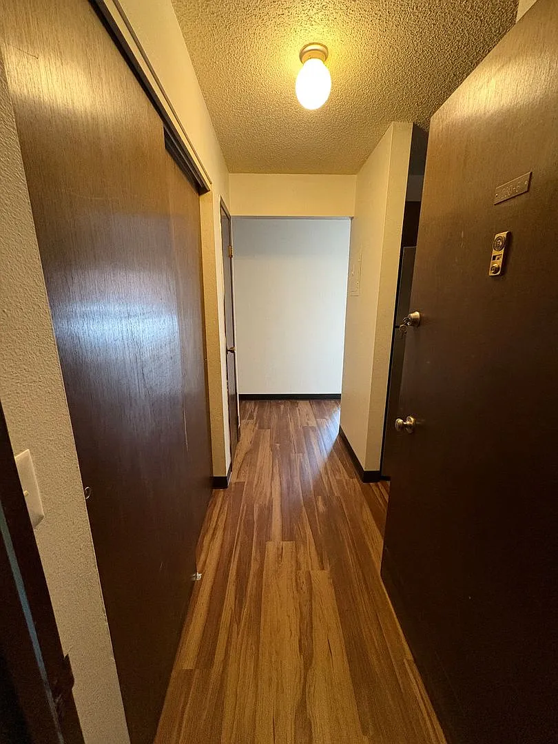Golden Sands Apartments - Woodard Properties LLC — Photo 4