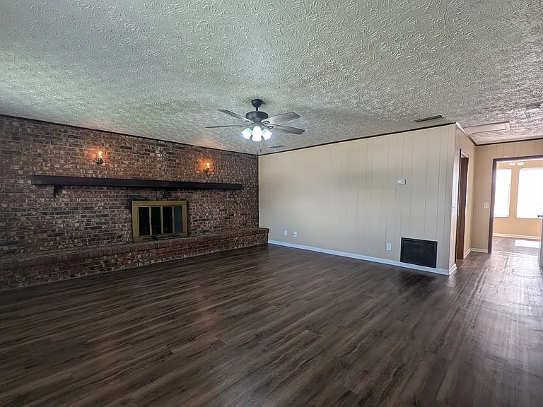 6036 Bizier Rd — Photo 7