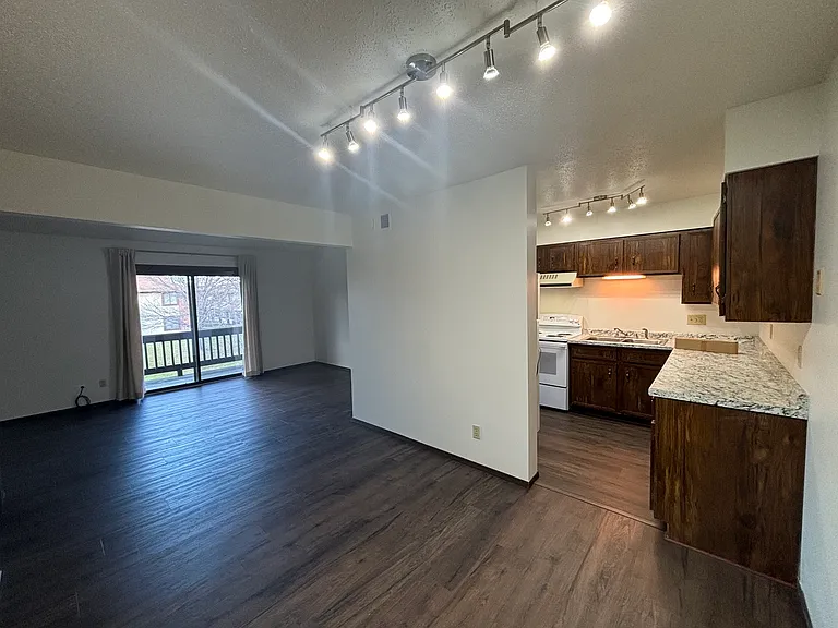 208 Woodwind Ct — Photo 9