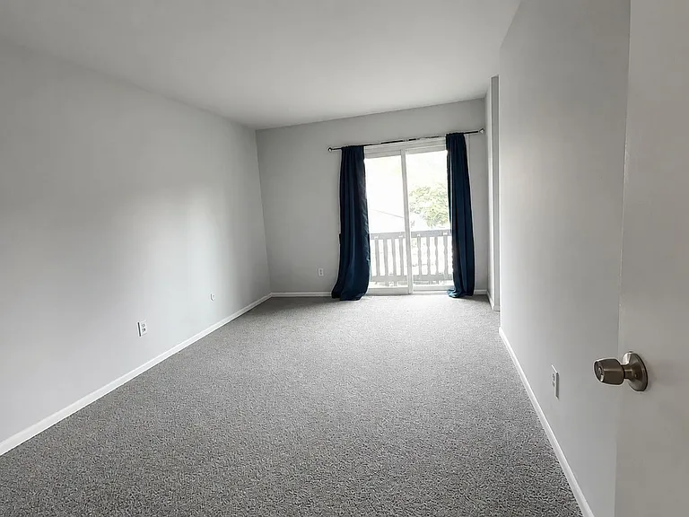1379 E Tanners Creek Dr — Photo 10