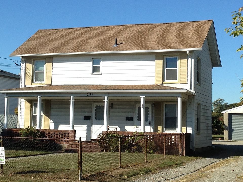 1st image of 221 Doughty Blvd
