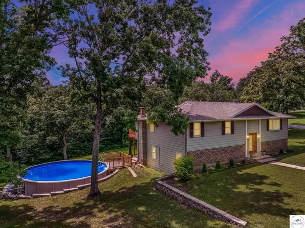 33383 Acorn Ln, Warsaw, MO 65355