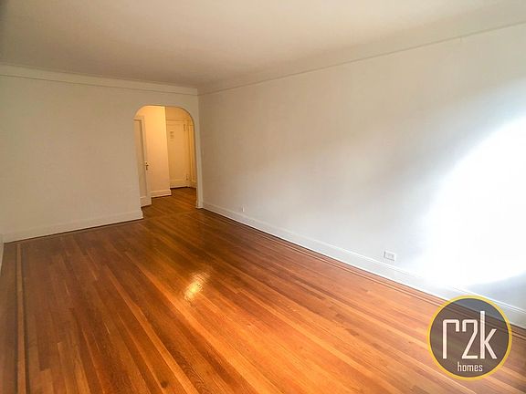 2nd image of 2816 34th St APT 5H