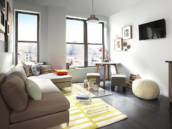 3rd image of 5411 N Winthrop Ave APT 312