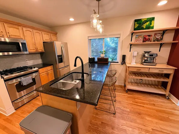 8 Carroll Place image 8 of 27