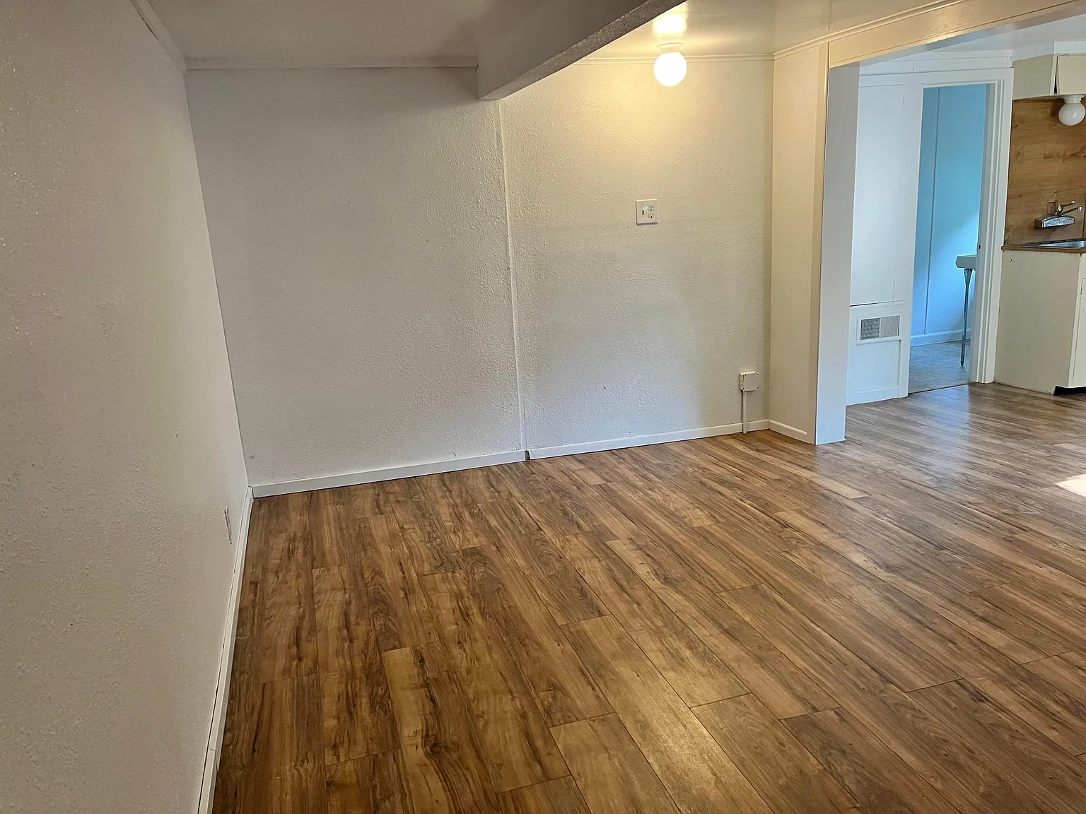 Studio, 300 sqft, $1,250 — Photo 2