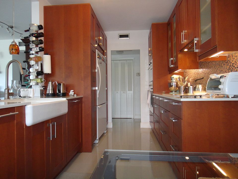 1st image of 4330 Hillcrest Dr APT 219