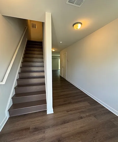 121 Europa Way — Photo 7