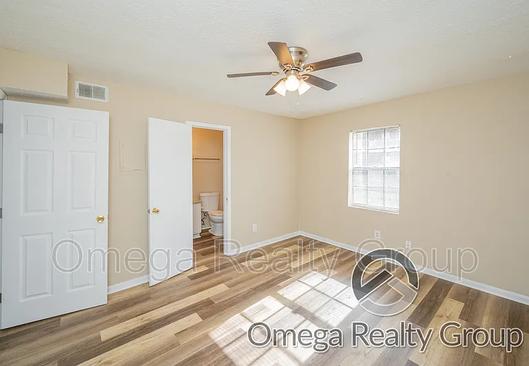 Lakeridge Apartments — Photo 36