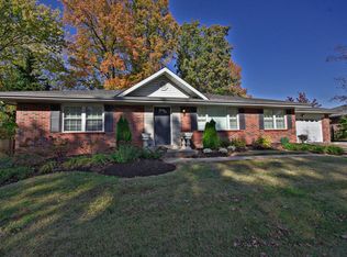 11855 Sunlind Dr, Saint Louis, MO 63127