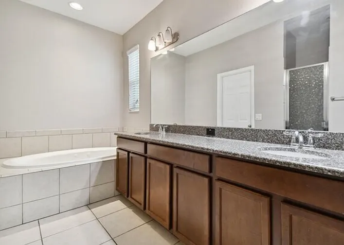 5200 Suncatcher Dr — Photo 16