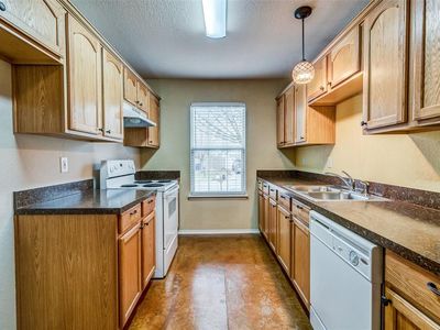 1437 Pine Ln, Fort Worth, TX, 76140