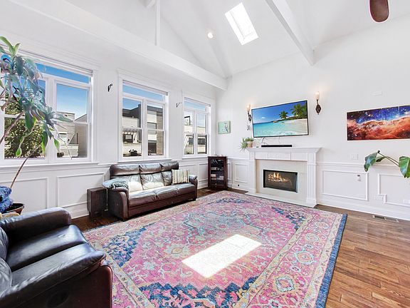 2nd image of 1339 W Walton St #3