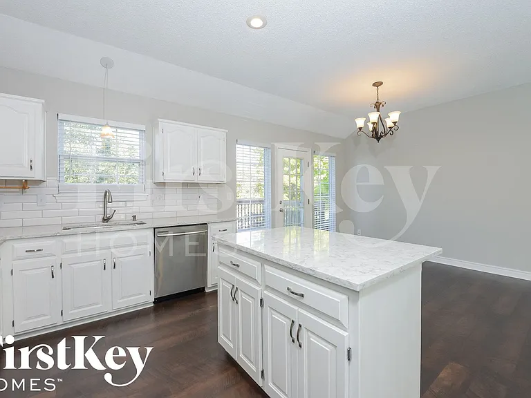 17534 W 111th Ter — Photo 7