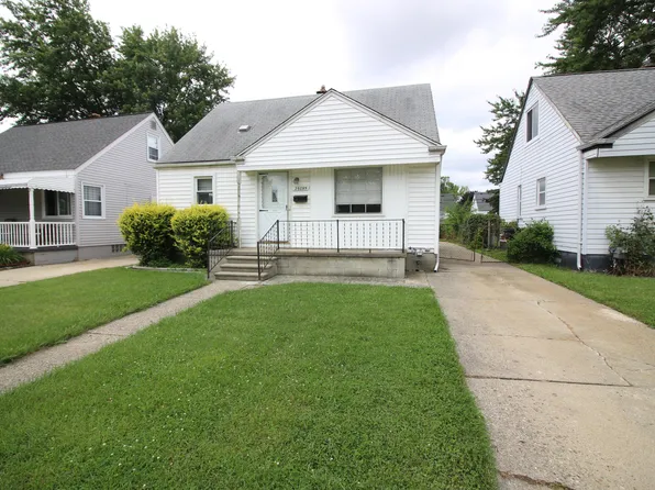 26095 Pattow St, Roseville, MI 48066