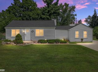 4420 Oakvista Ave, Clarkston, MI 48346