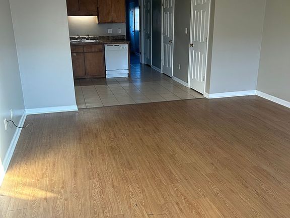 3rd image of 405 E Girard Ave #B
